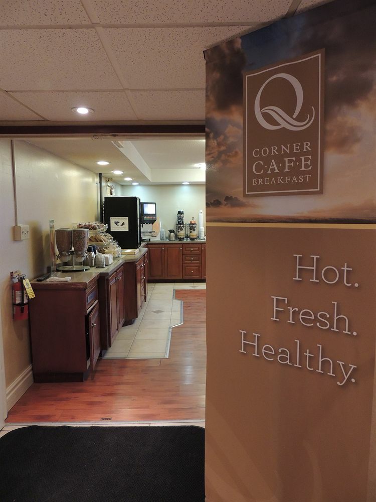 Four Points By Sheraton - Stoney Creek Hotel